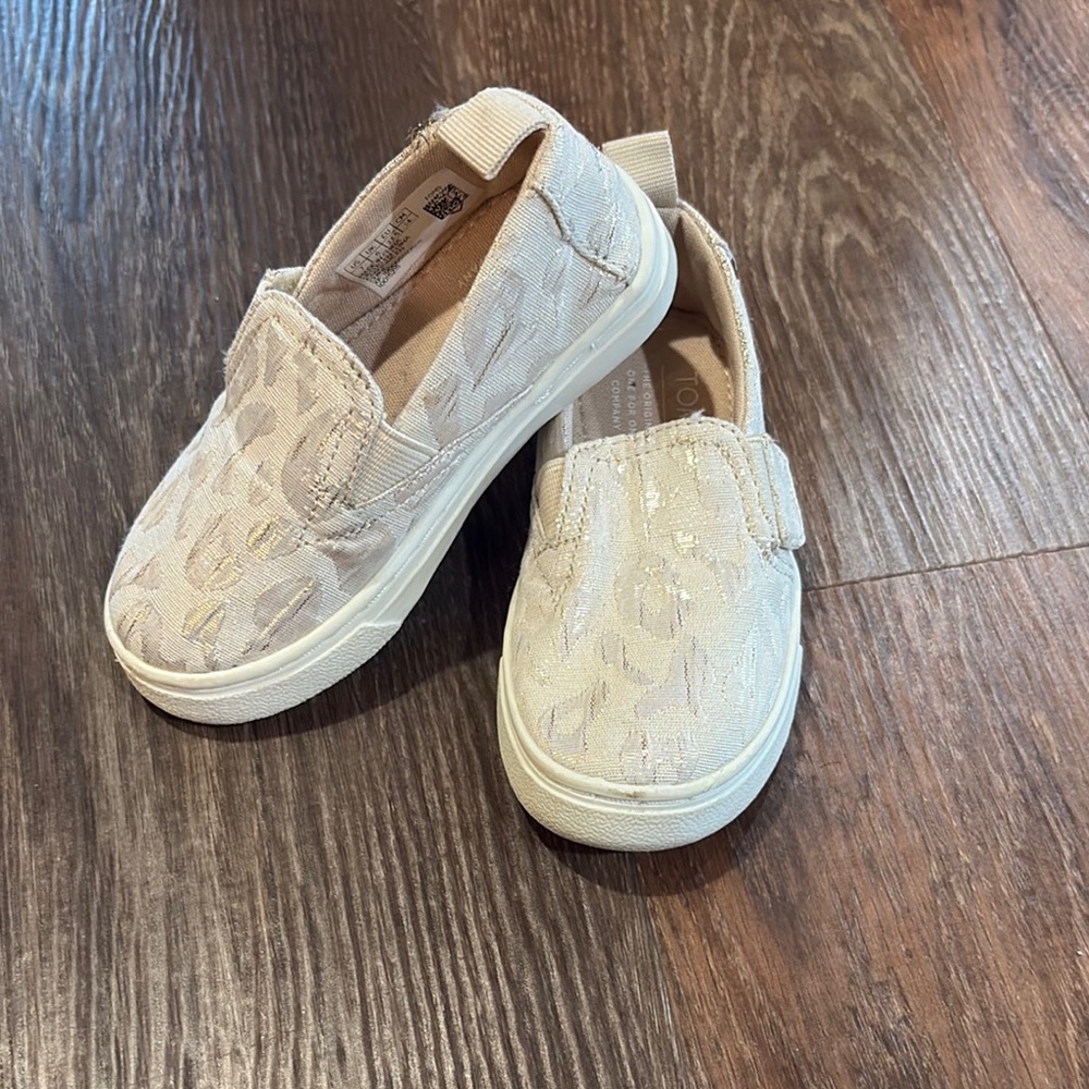 Toms Cream Sneakers Slip-On Comfort